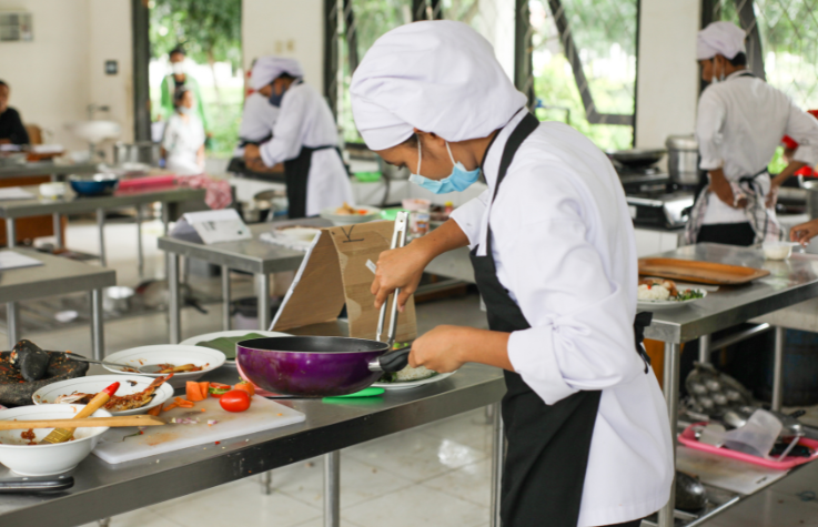 Difference between ISO 22000 and FSSC 22000